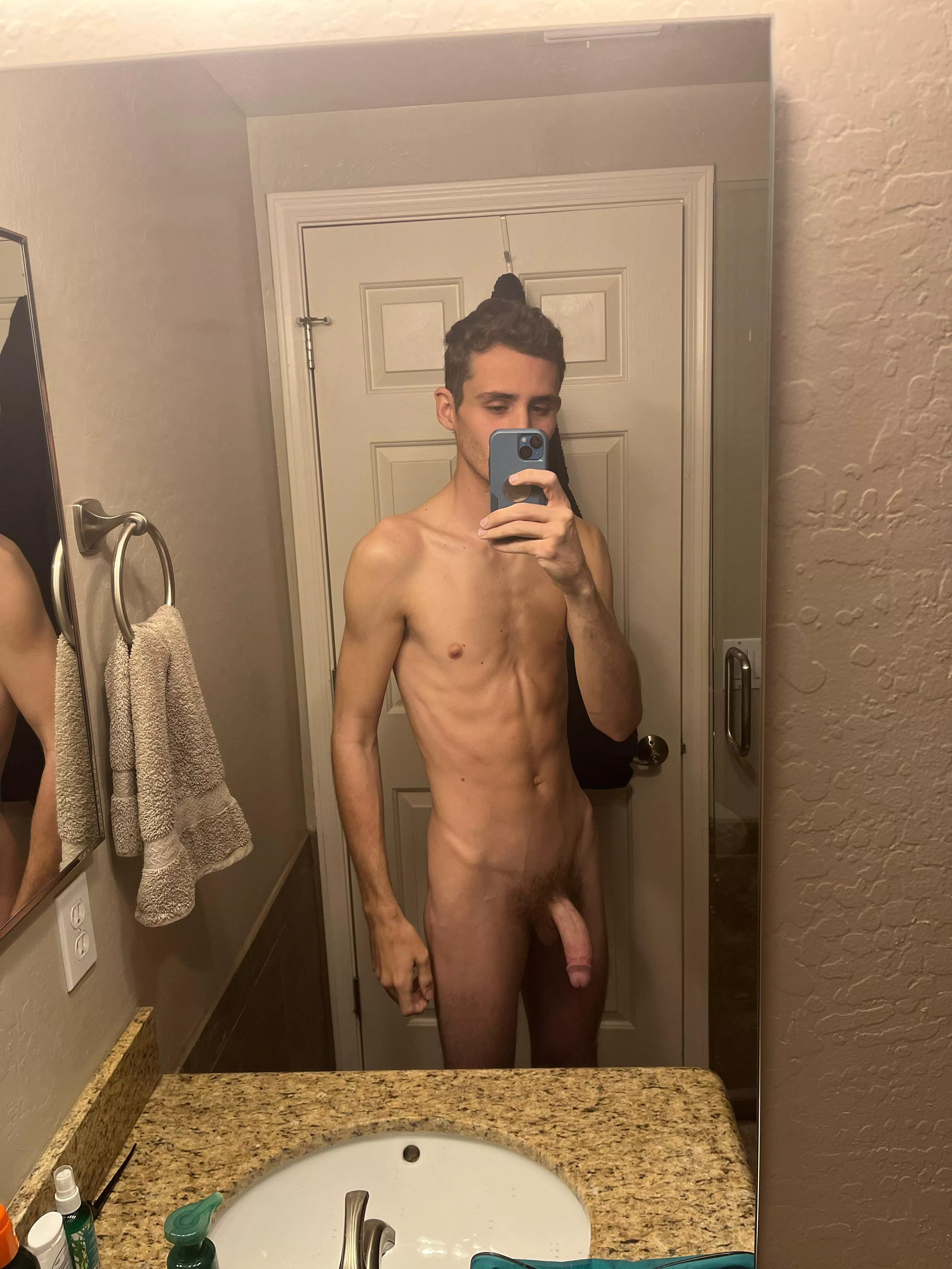 Masc vers twink in phoenix looking for fwb, maybe more. Into under 24 and skinny.