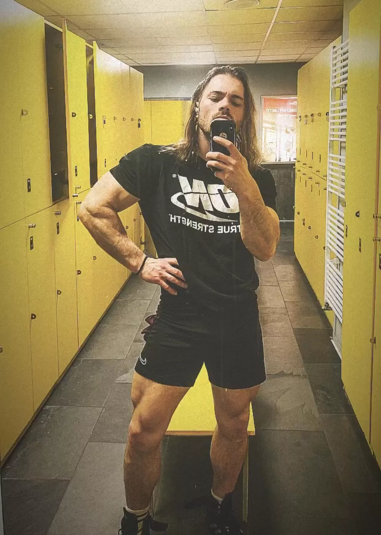 Mirror, mirror on the wall…who’s the earliest of them all…