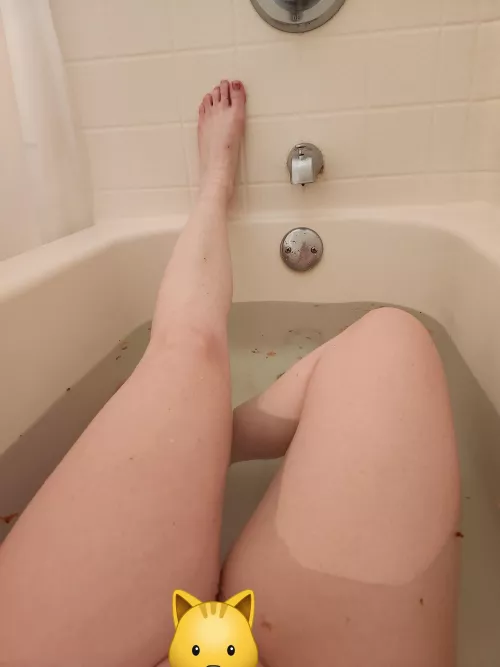 NSFW 🔞 needing to relax. care to join?