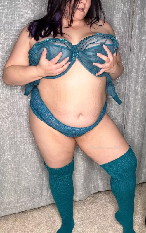 Oh no! You caught me in the middle of taking my bra off! Lol