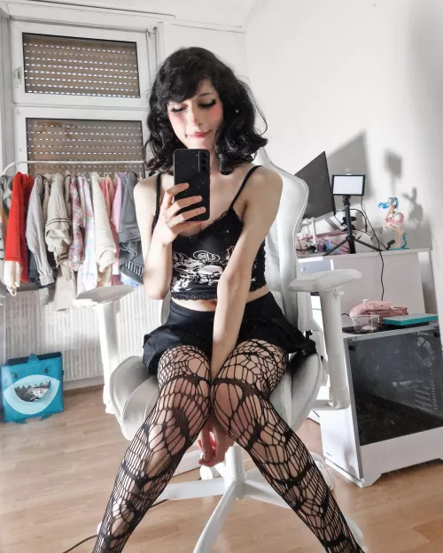 sending love to anyone reading this <3