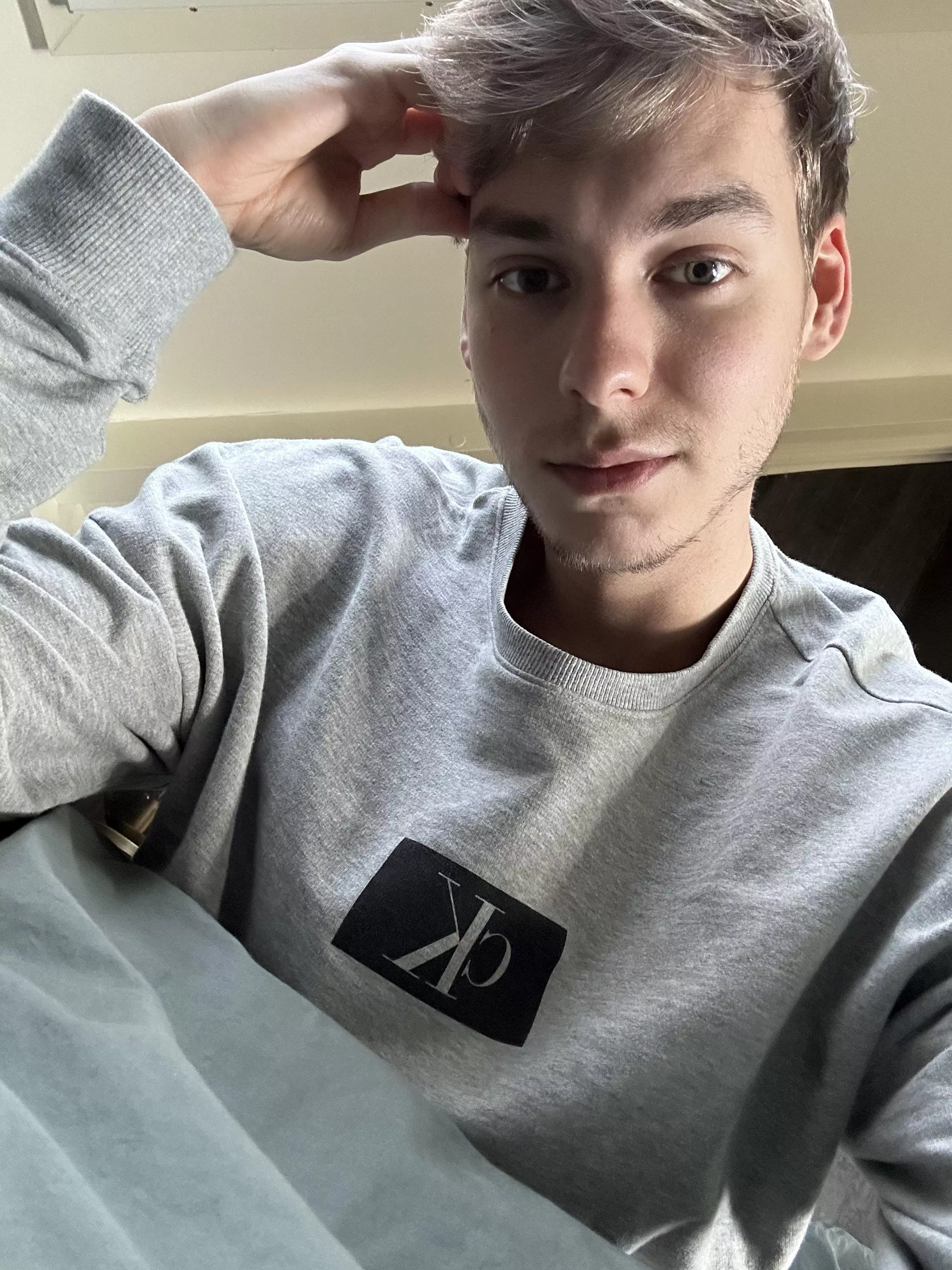 Simply relaxing this weekend 🌴