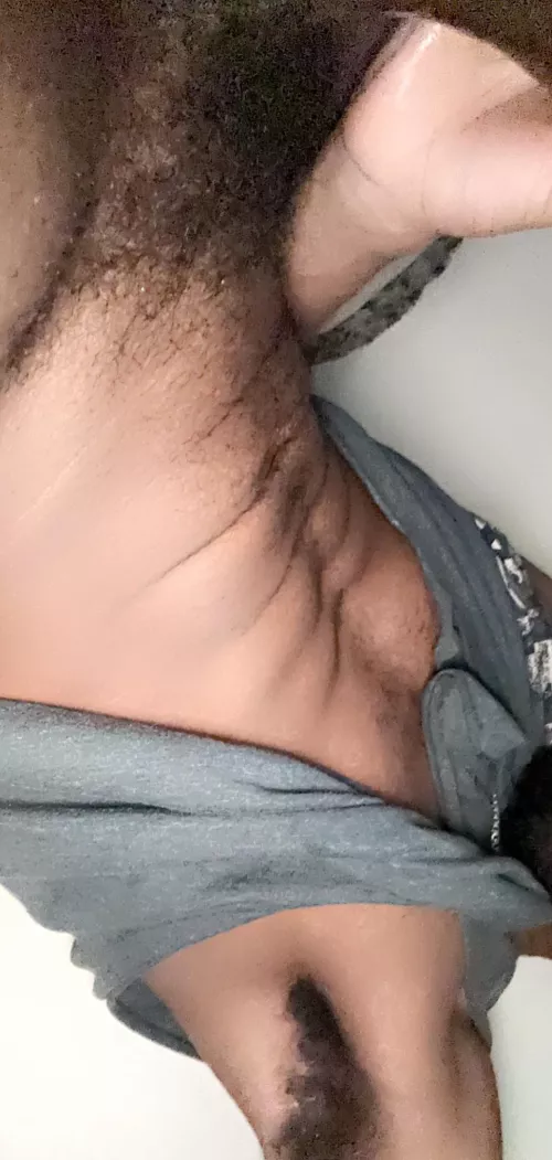 Sniff my bush n hairy pits