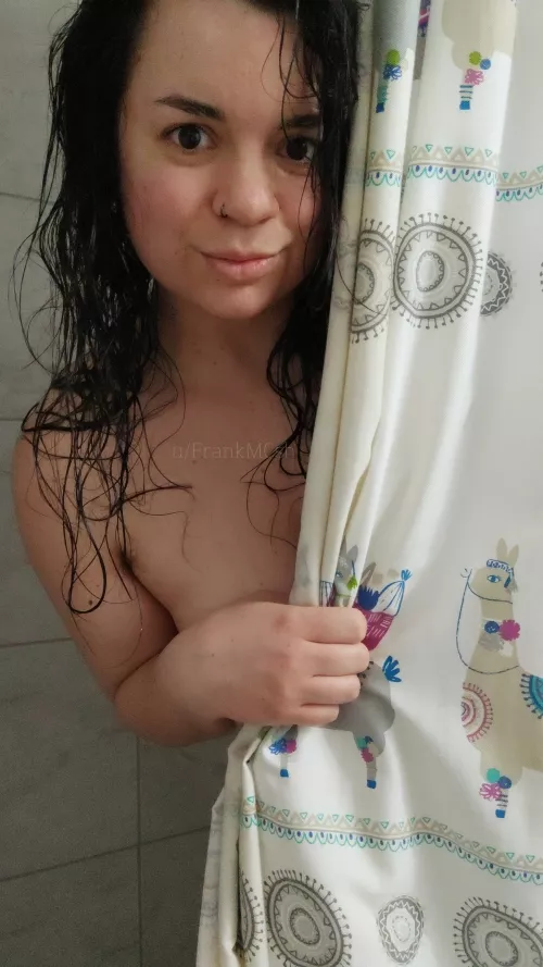 Starting the weekend with a nice shower [F]