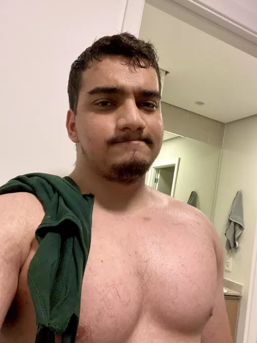 Sweaty and messy hair. 😅