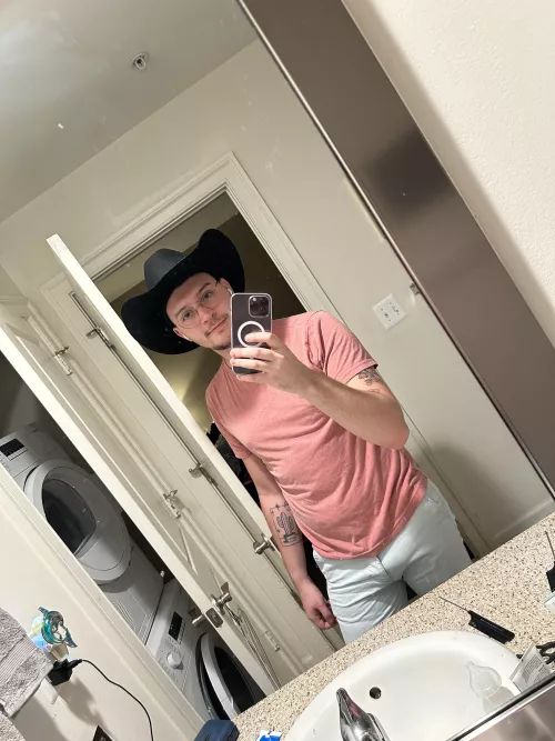 This cowboy got glasses