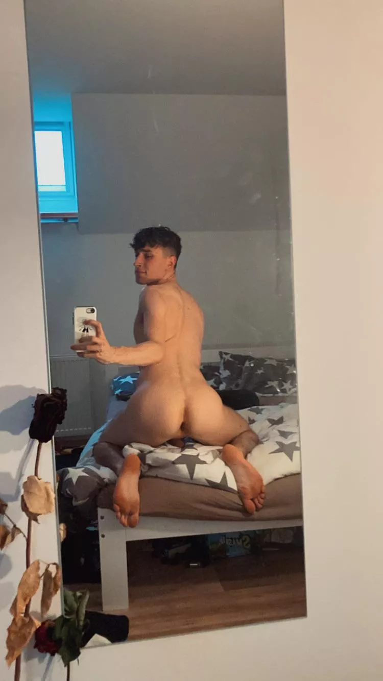 Tried to show my hole but someone told me my feet are hot, true? 👀