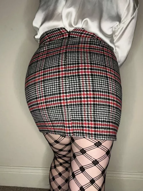 Unzip your trousers and let me straddle your lap 🥵