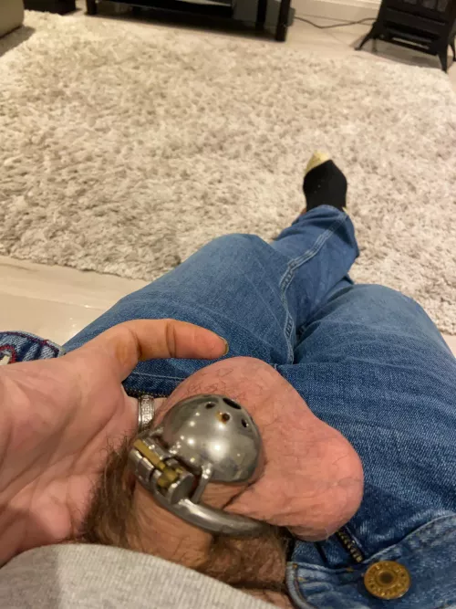 Was going to be for the weekend but someone said a week and because I’m very submissive I had to agree 🙄