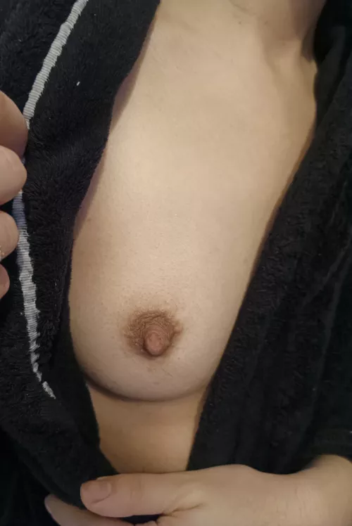 Who wants to suck on my nipple [F]