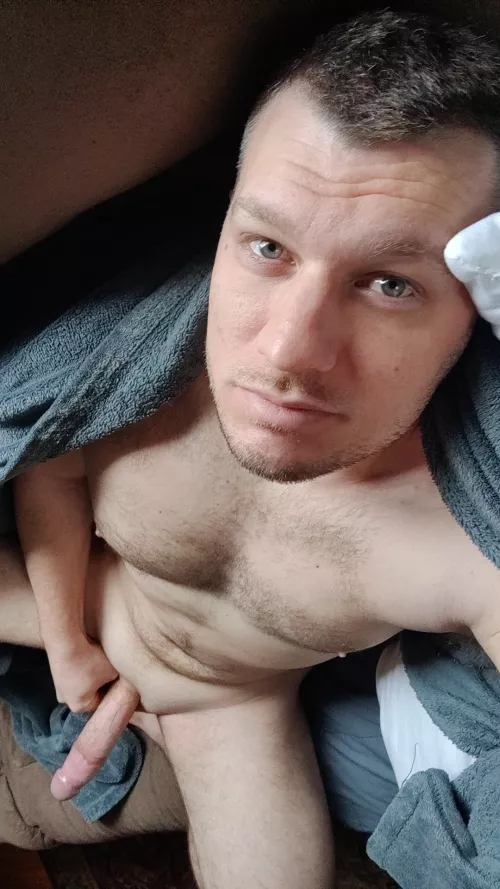 woke up like this ..but I need a hand ;). DMs open (m) for f