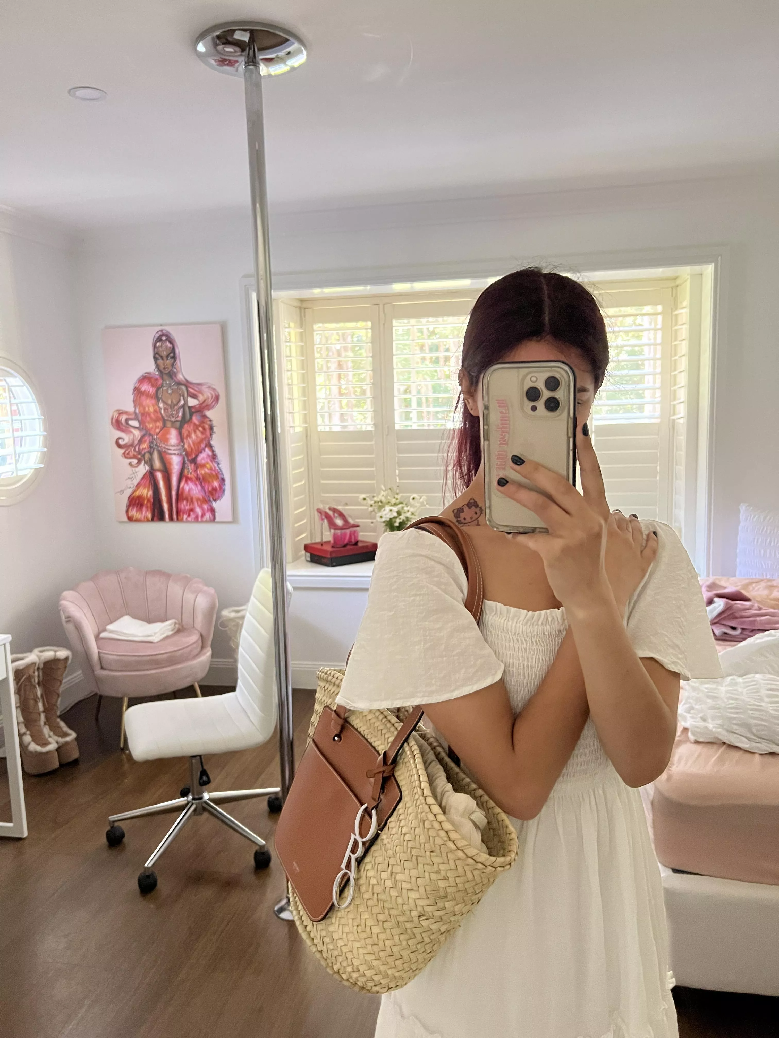 would you jack off to my sexy pics if I sent you some 😉