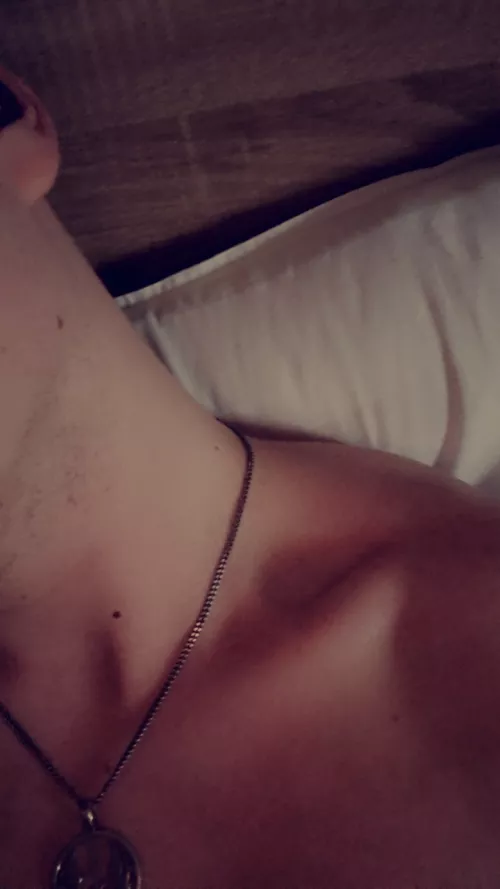 18 y/o GERMAN, HUNG, THIN boy looking for guys around my age for trade 🔥 Dont be oder than 19 (I LOVE TWINKS <3) snap: stafann410