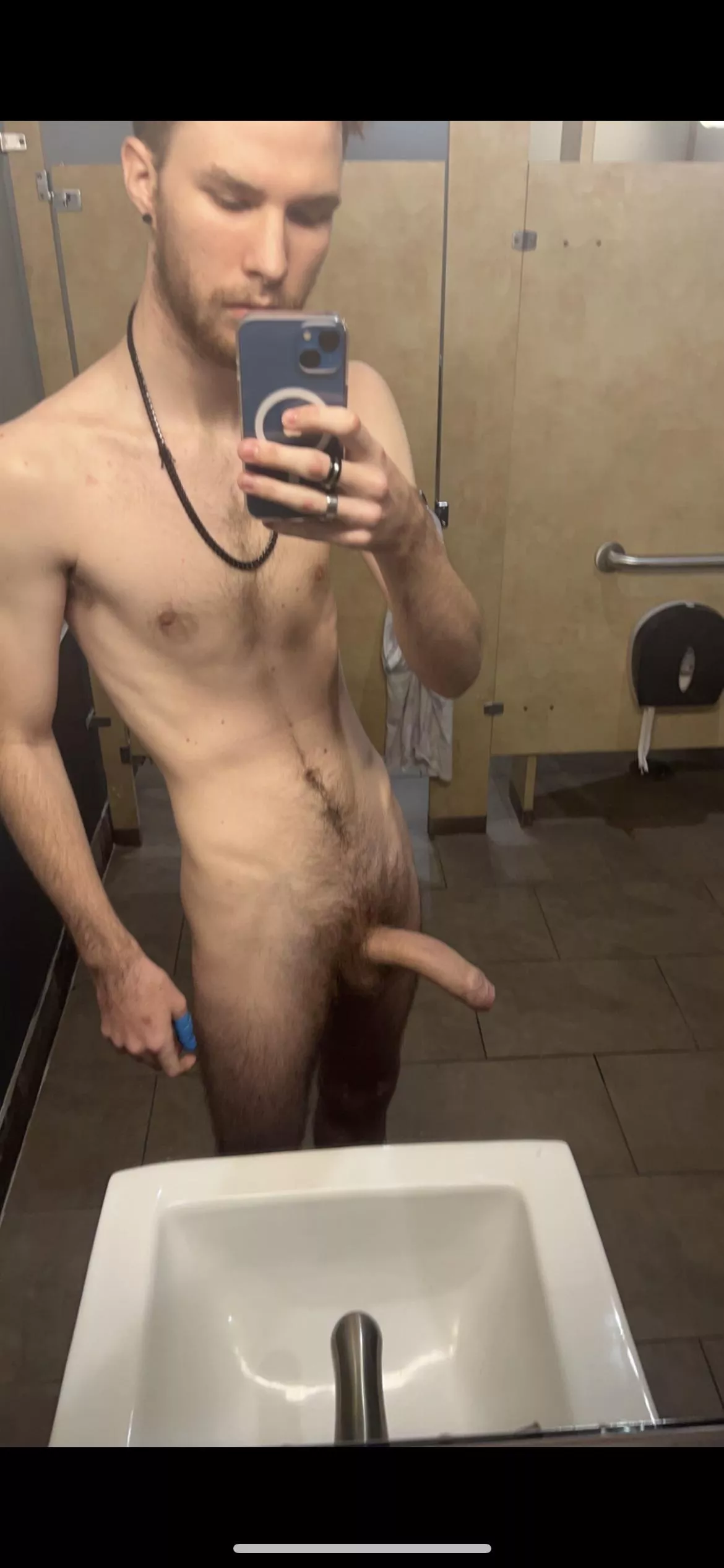 (19M) i need someone to get on their knees