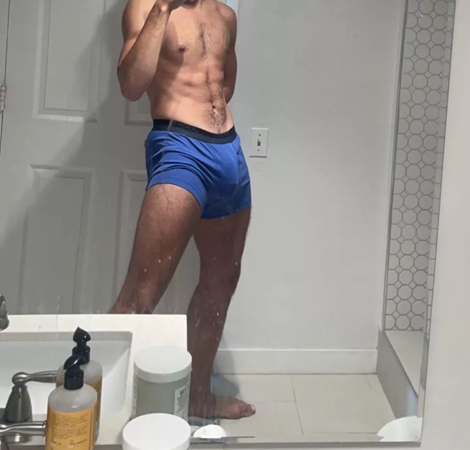 23 - Big dick bro looking for other hung fit guys to jerk and cum with. Add if you’re hung, snap: frenchboi. s