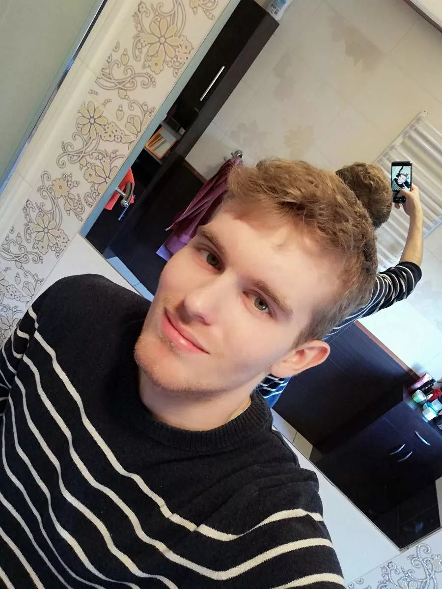 23 m Poland are making a small group of Young boys. Max age 21. Only with face. @jac_ack