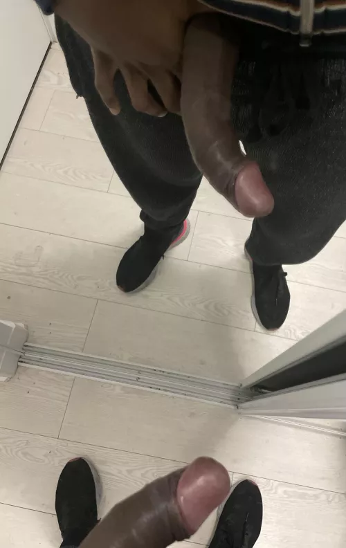 29[M4A] big, long and sadly uncut bbc looking for an older white dude to steward him and set him straight.