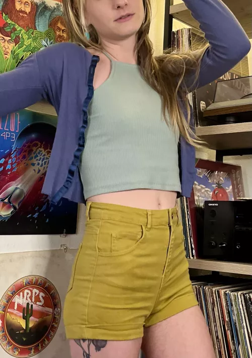 A bright & tight outfit [oc]