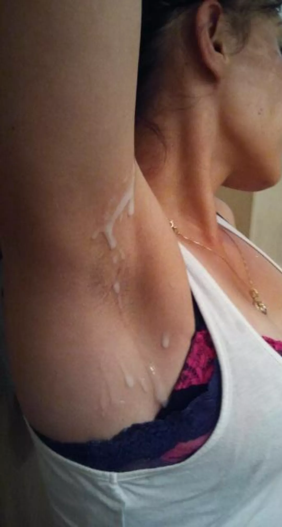Armpit cumshot on my gf. She loves when I lick and cum on her pits