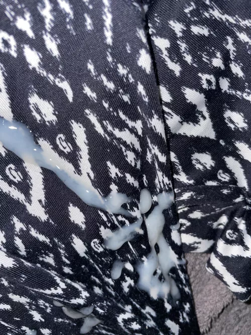 auf die Leggings gespritzt