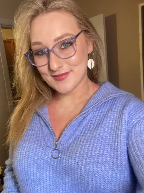 Can you tribute my pretty face please. I want to be dripping with cum