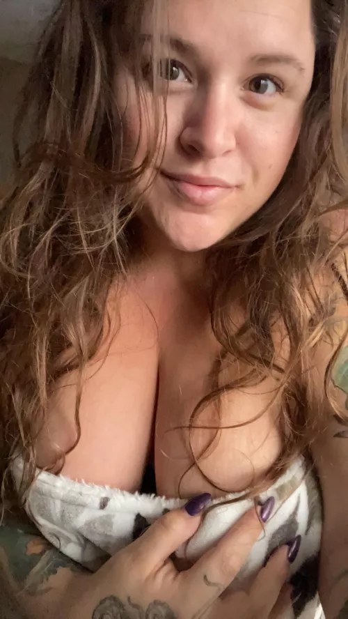 cum give these tatted bbw curves some attention!