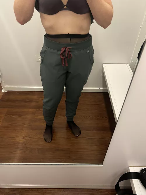 Do you like a Nurse in Black Pantyhose [F] ?