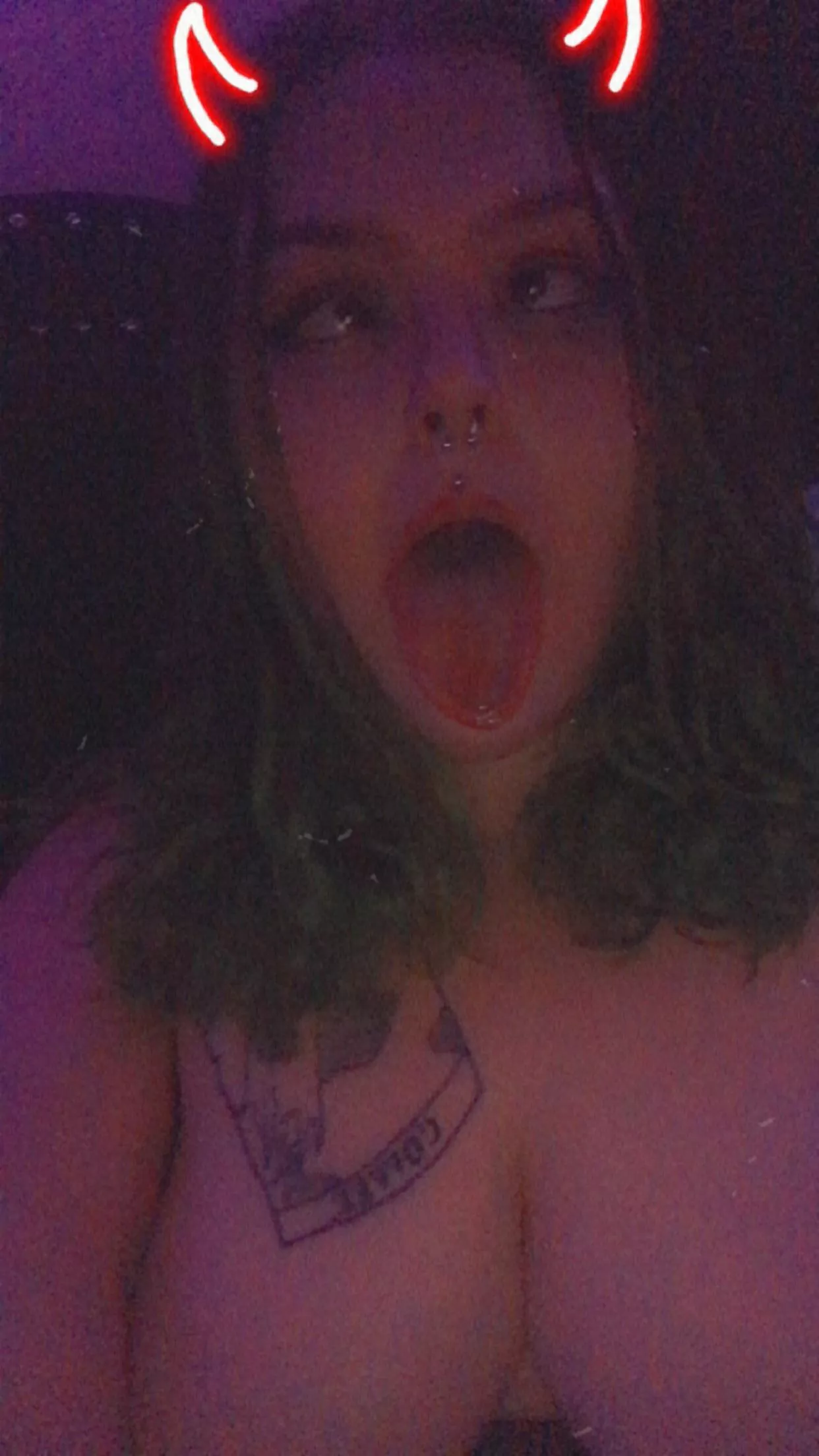 [F] Nnmff who needs ✨pillows✨ tonight 🥵😘