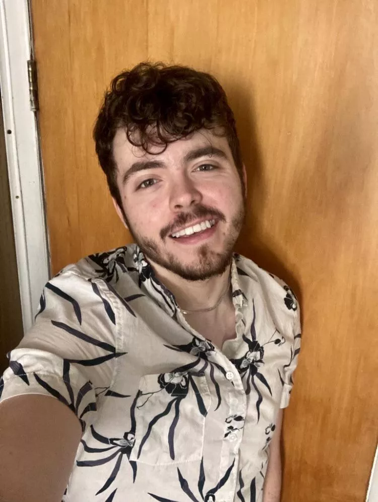 Felt cute in my funky spring florals 🤓