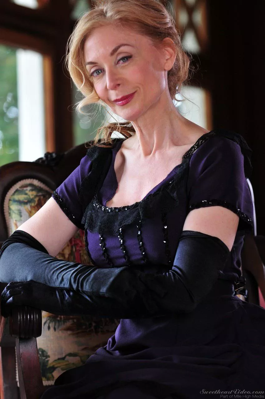 Happy Birthday Nina Hartley!