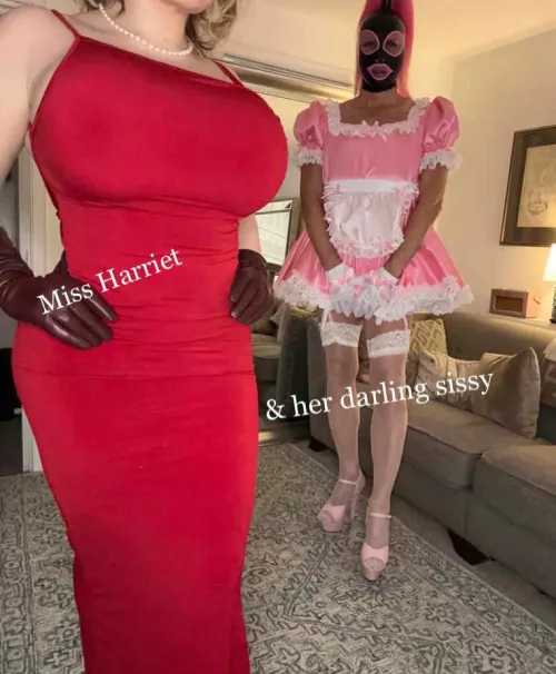 I love frilly sissy maids!!!