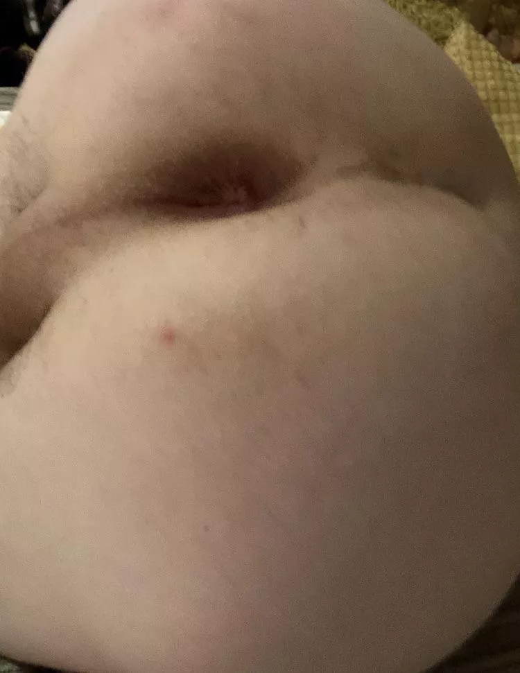 i wish i could kneel like this in the men’s room and wait to be touched and filled by older men