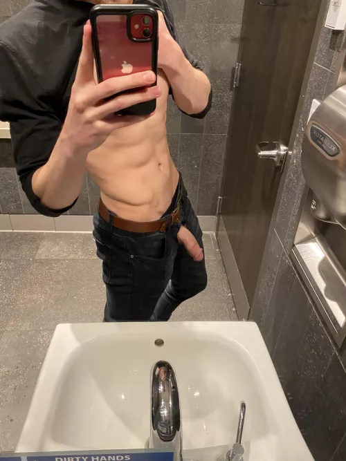 Imagine if I accidentally walked out of the public bathroom like this 🫣