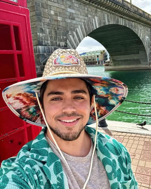 “I’ve got a lake house in Havasu and I’m probably gonna hurt your feelings” 🏖️🏠