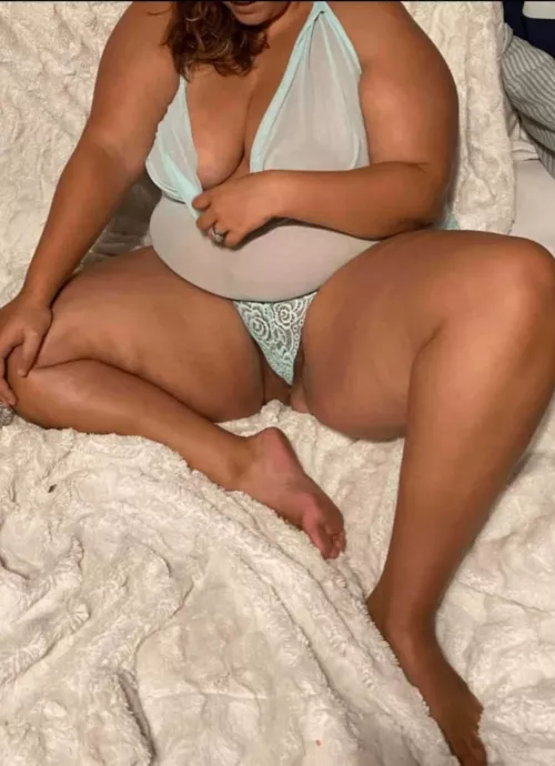 Let me wrap these thighs around your waist! 😉