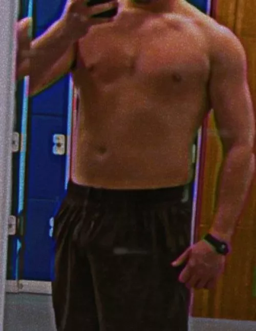 M21 looking for (MF/F) for kinky fun, I have no limits and got a lot of things I want to try. based in Cheshire. Hmu it’s worth it