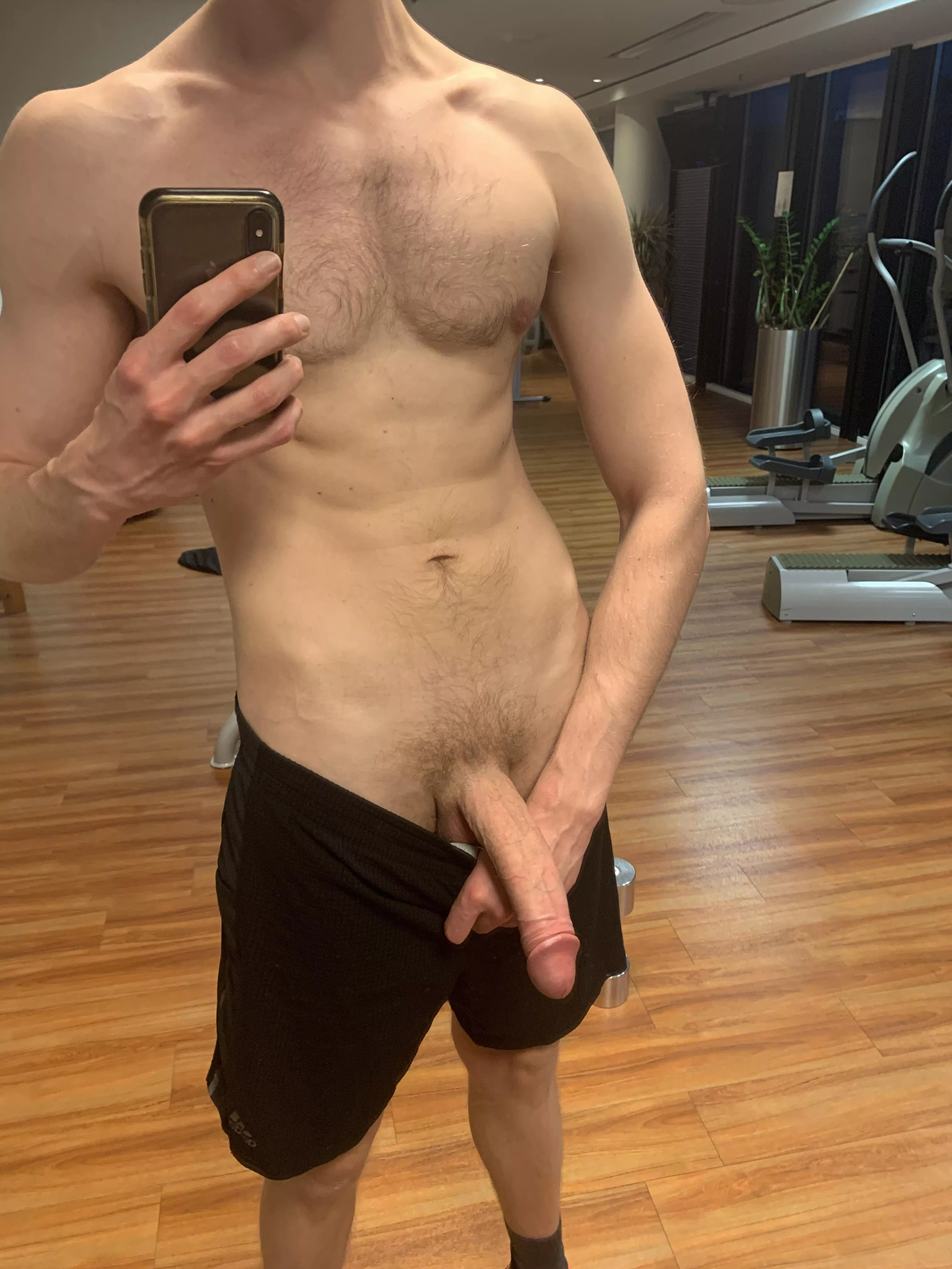 POV, you enter the gym and there’s this bro…