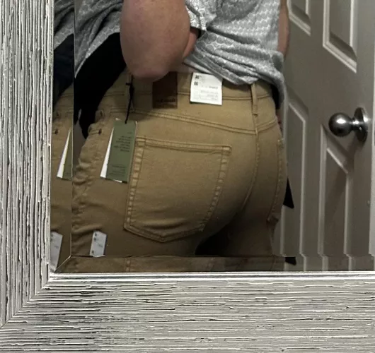 recently got some new pants for work and thought my ass looked great in them ;) what do yall think?