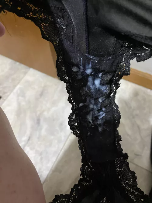 [Selling] get some dirty panties from a thick latina! 💖 naughty pics💖 I play with myself in them 💖 variety of panties to choose from💖 add ons available💖 fetish friendly💖 Kik- RoxxxyBellerose