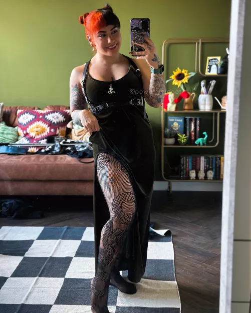 This dress is so hot! I have no idea where to wear it though 😅