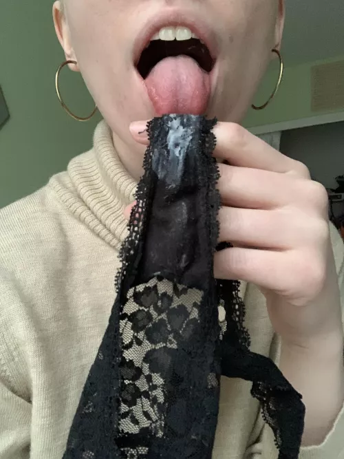 Wanna taste?🤤 Dm me if you’re interested😍