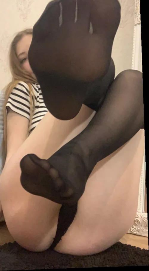 Which toe are you licking first?