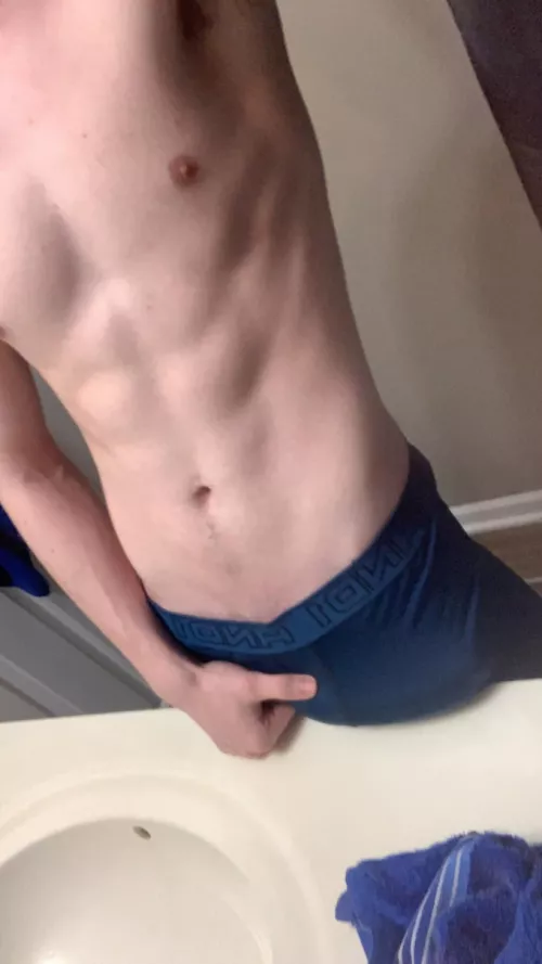 Who wants to play with my big bulge?