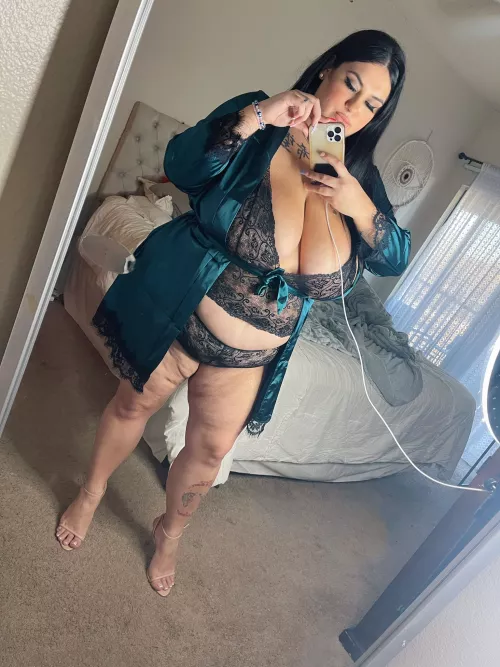 who's down for sexting content or FaceTime am available