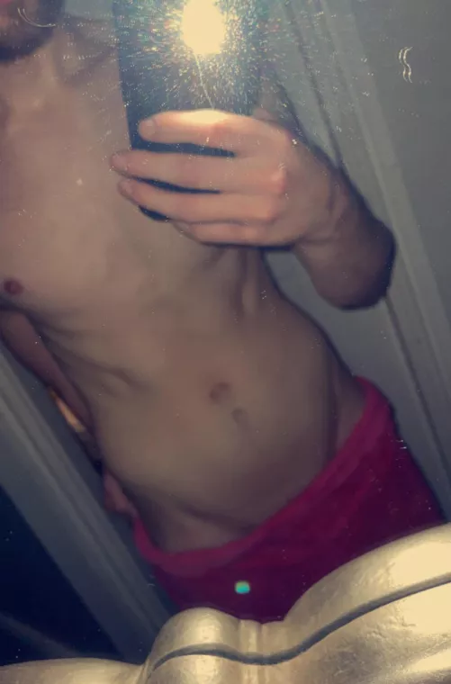 24 fit hung top. Cute/ fem bottoms add me kieran69114