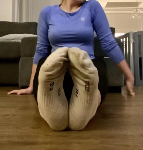 A filthy sock job to start the week 😈