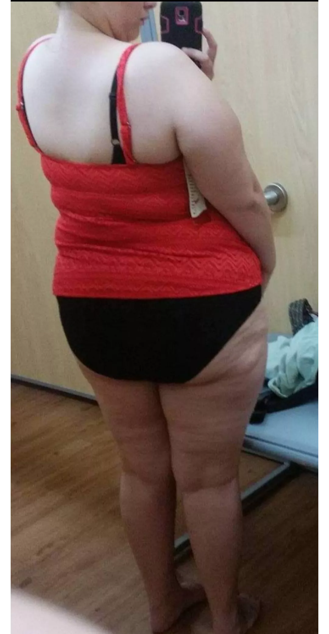 A little peek in the changing room with me 😉