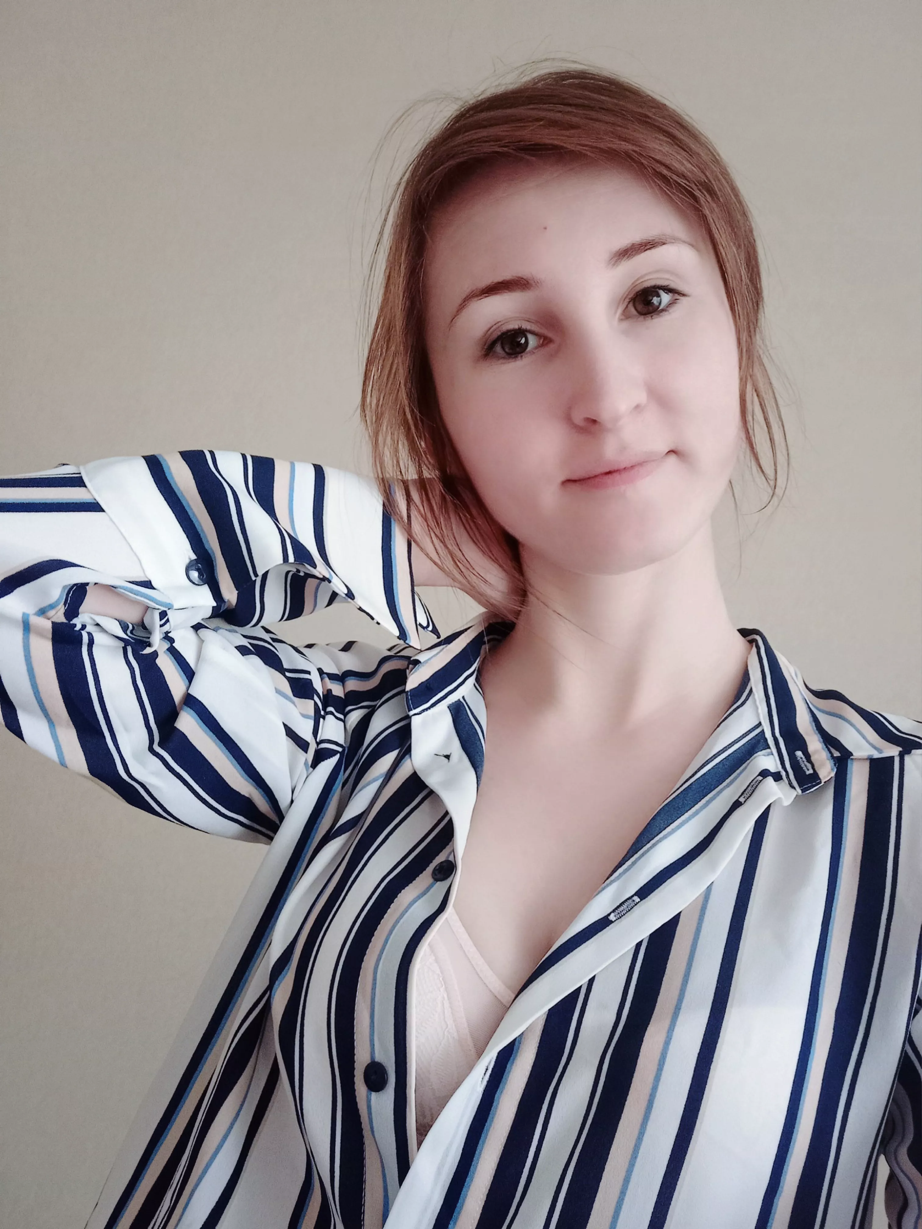 an attractive neckline?