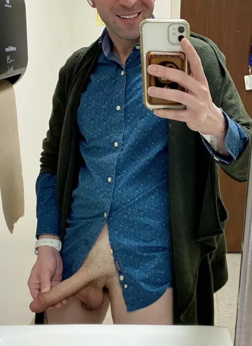 Back at work and horny af [31]
