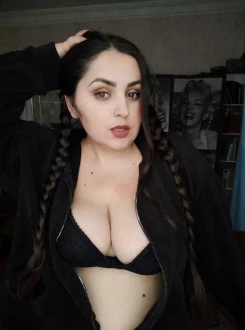 black accentuates my brown eyes